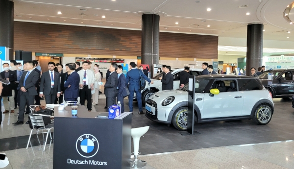 지난해 열린 제10회 국제전기자동차엑스포 행사 모습. /사진=국제 e-모빌리티엑스포 조직위