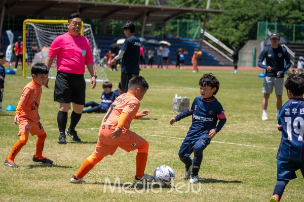 유치부 16개 팀, 초등 1학년부 12개 팀이 출전해 예선전이 치러졌다/사진=미디어제주
