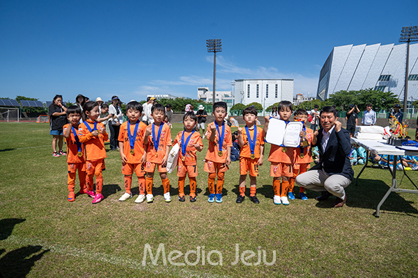 18일 제주시 애향운동장 축구장에서 열린 제16회 미디어제주기 전도 유소년축구대회 1학년부에서 우승한 신제주FC