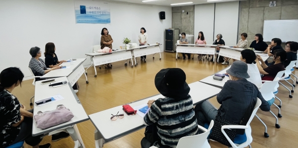 2024년 9월 8일, 김정숙 시인 『섬의 레음은 수평선 아래 있다』 북콘서트, 젊은시조문학회