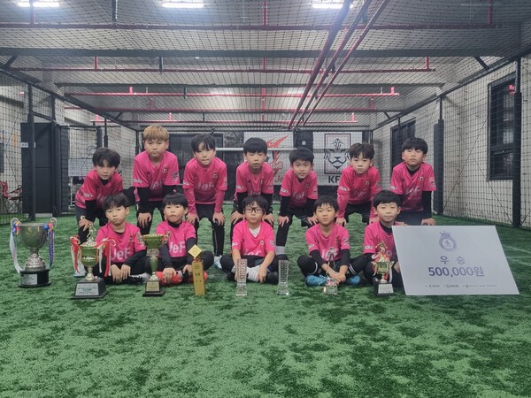 제주 풋볼 아카데미 선수단.