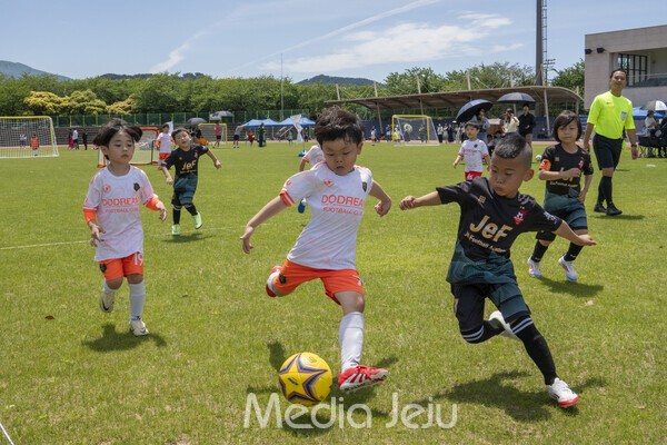두드림FC와 제프아카데미의 유치부 준결승 결기/사진=미디어제주