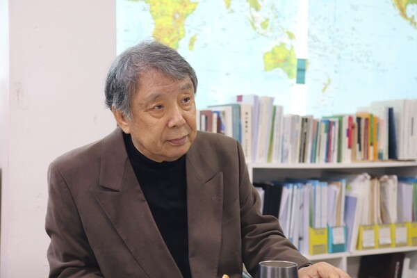 6일 오전 제주4.3도민연대 사무실에서 만난 양동윤 대표가 4.3 추가진상조사보고서 문제와 보고서에 추가로 담아내야 할 과제에 대한 얘기를 풀어내고 있다. /사진=미디어제주