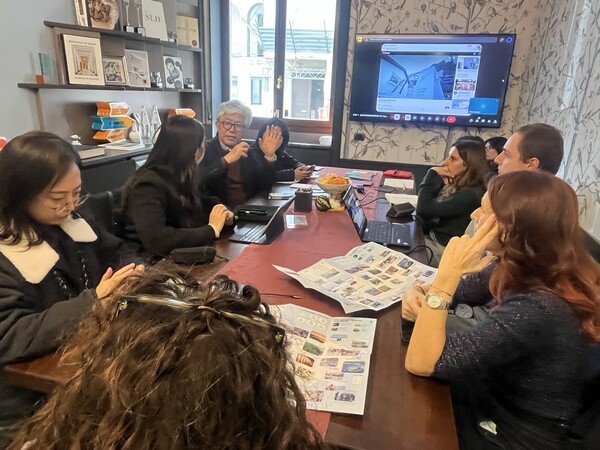 제주도가 최근 유럽 관광시장 공략을 위해 이탈리아 여행사와 만나 세일즈 활동을 벌이고 있는 모습. /사진=제주특별자치도