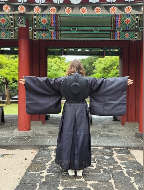 제주 목관아에서 선보인 ‘케이팝 데몬 헌터스’의 ‘사자 보이즈’ 코스튬. /사진=제주관광공사