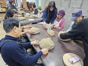 “오늘만큼은 흙놀이 하던 동심으로 되돌아갔어요”